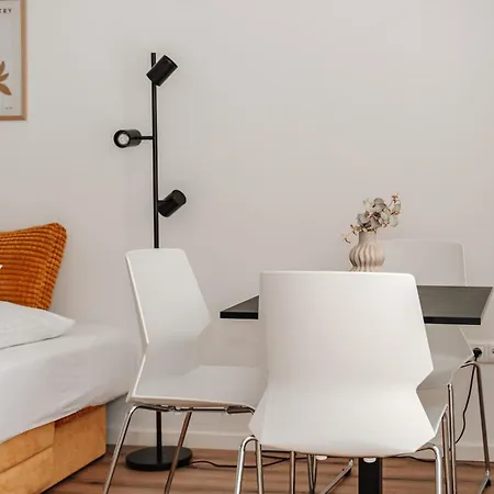 דירה Mit Terrasse & Parkplatz In - Skyrise